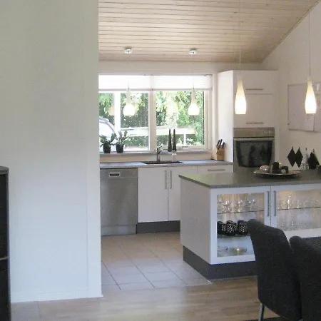 Three-bedroom Holiday In By 3 펜션 *
