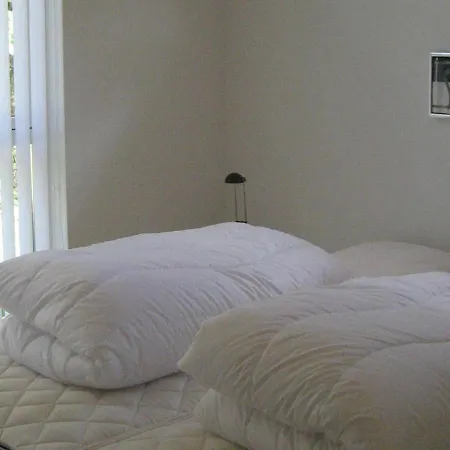 Three-bedroom Holiday In By 3 Ans